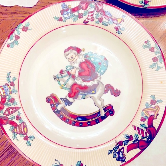 Neiman Marcus, Horchow collection NEW boxed 4- 6 piece Christmas place settings - Picture 3 of 15